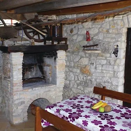 Amazing Home In Kanfanar With Wifi And 0 Bedrooms Apartment Kanfanar