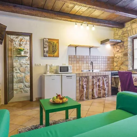 Apartment Amazing Home In Kanfanar With Wifi And 0 Bedrooms