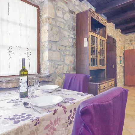 Amazing Home In Kanfanar With Wifi And 0 Bedrooms Apartment *